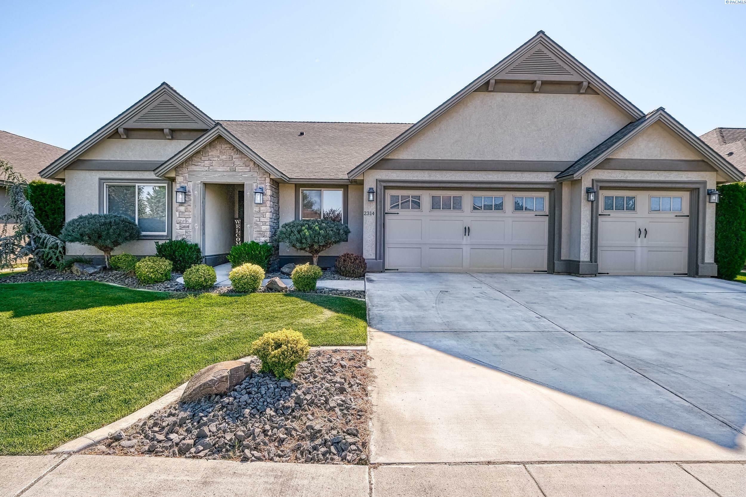 Property Photo:  2314 Copperleaf Street  WA 99354 