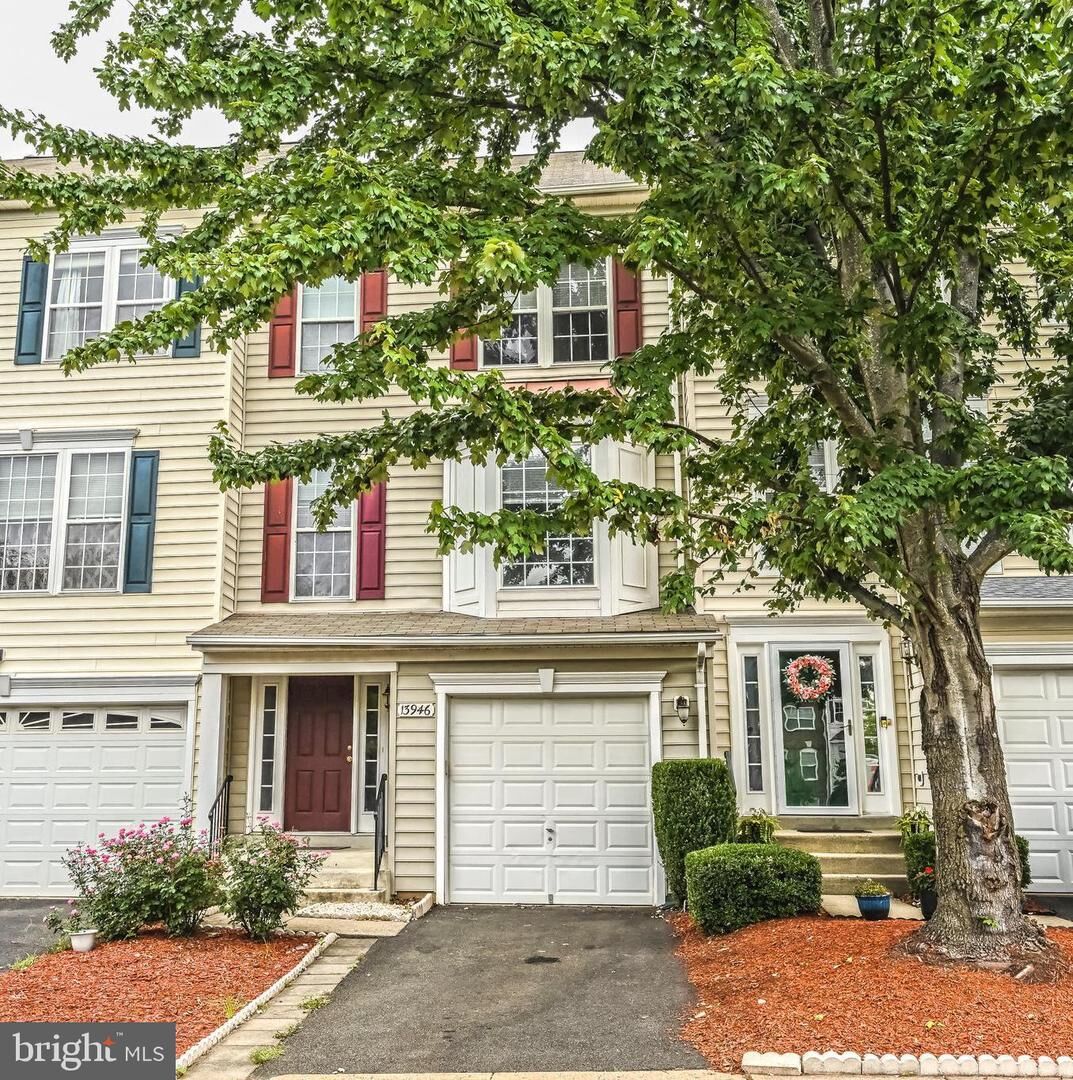 Property Photo:  13946 Sawteeth Way  VA 20121 