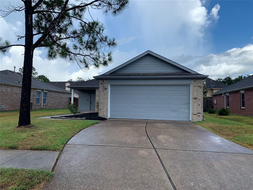 Property Photo:  3011 Centennial Village Drive  TX 77584 