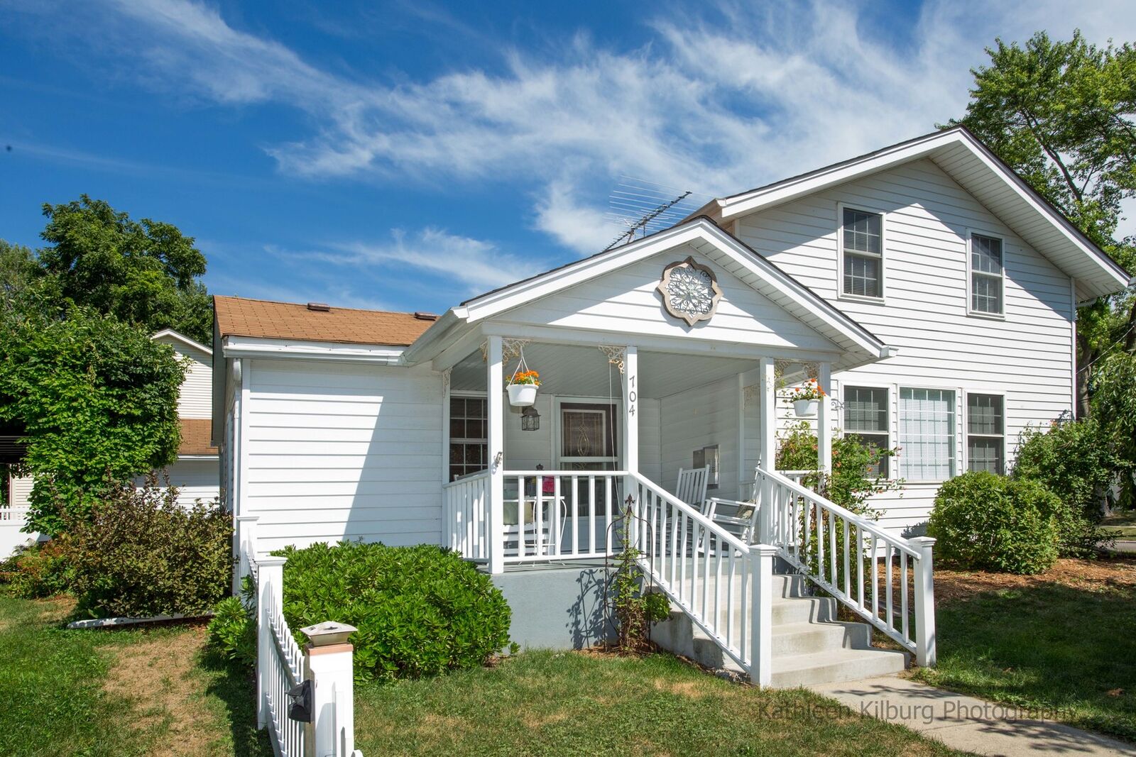 Property Photo: 704 N Washington Avenue IL 60510