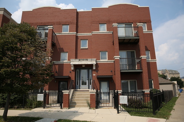 Property Photo: 1132 W 13th Street 202 IL 60608
