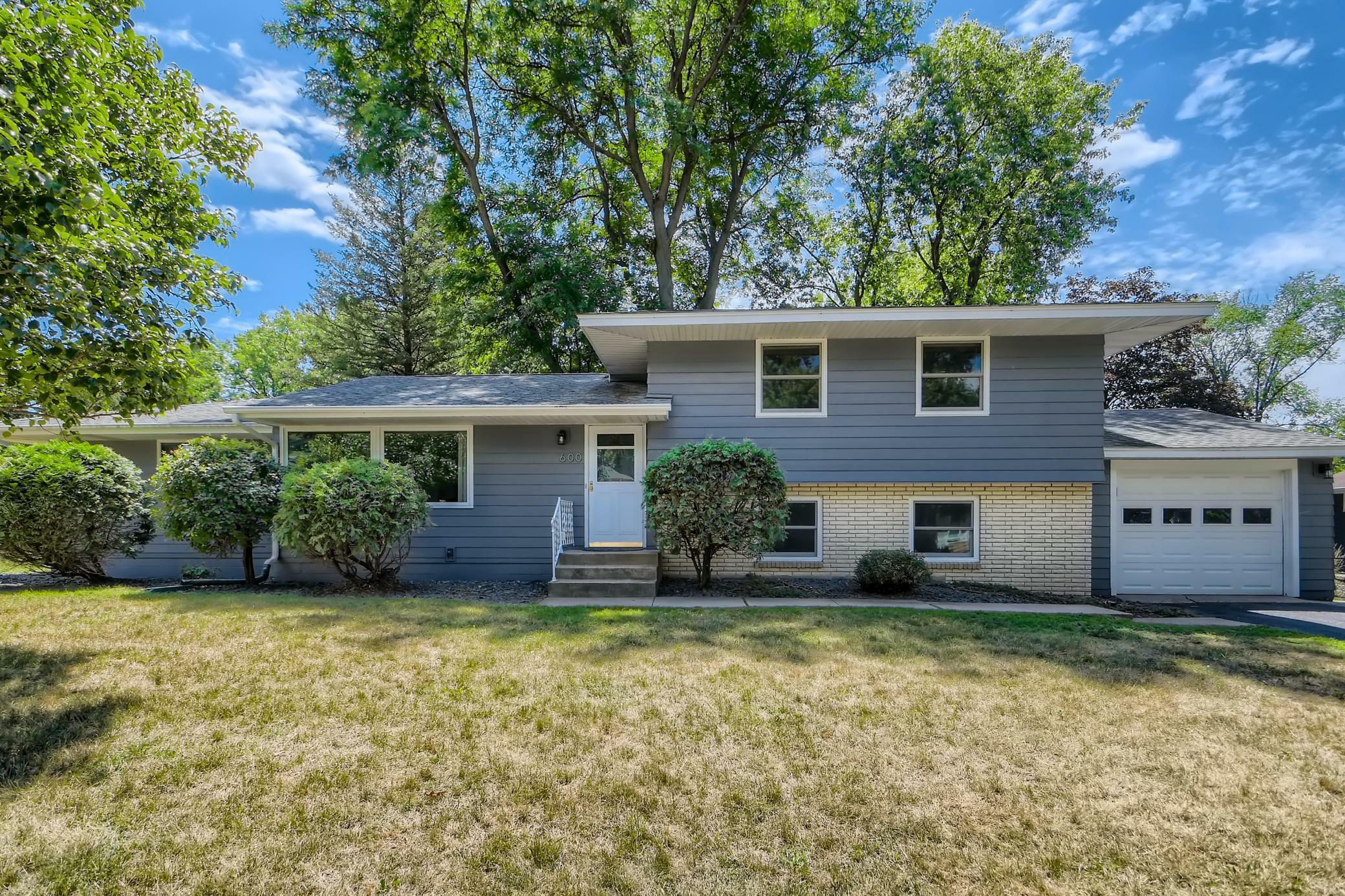 Property Photo:  600 Ryan Avenue W  MN 55113 