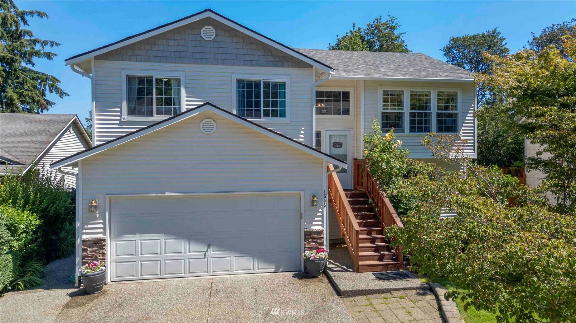 Property Photo:  1505 116th Avenue SE  WA 98258 