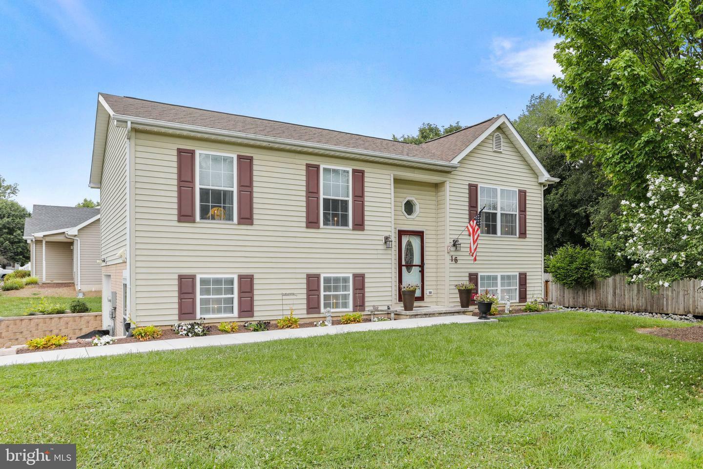 Property Photo:  16 Wildflower Creek Drive  WV 25404 