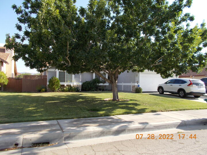 4120 Saddleback Road  Palmdale CA 93552 photo