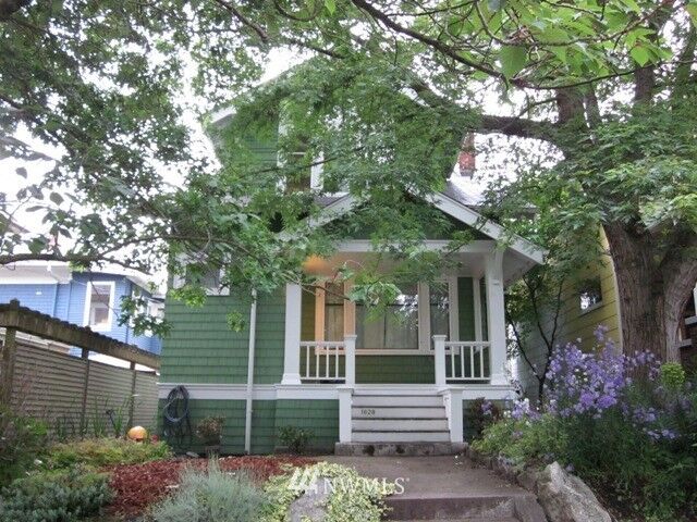 Property Photo: 1628 6th Avenue W WA 98119