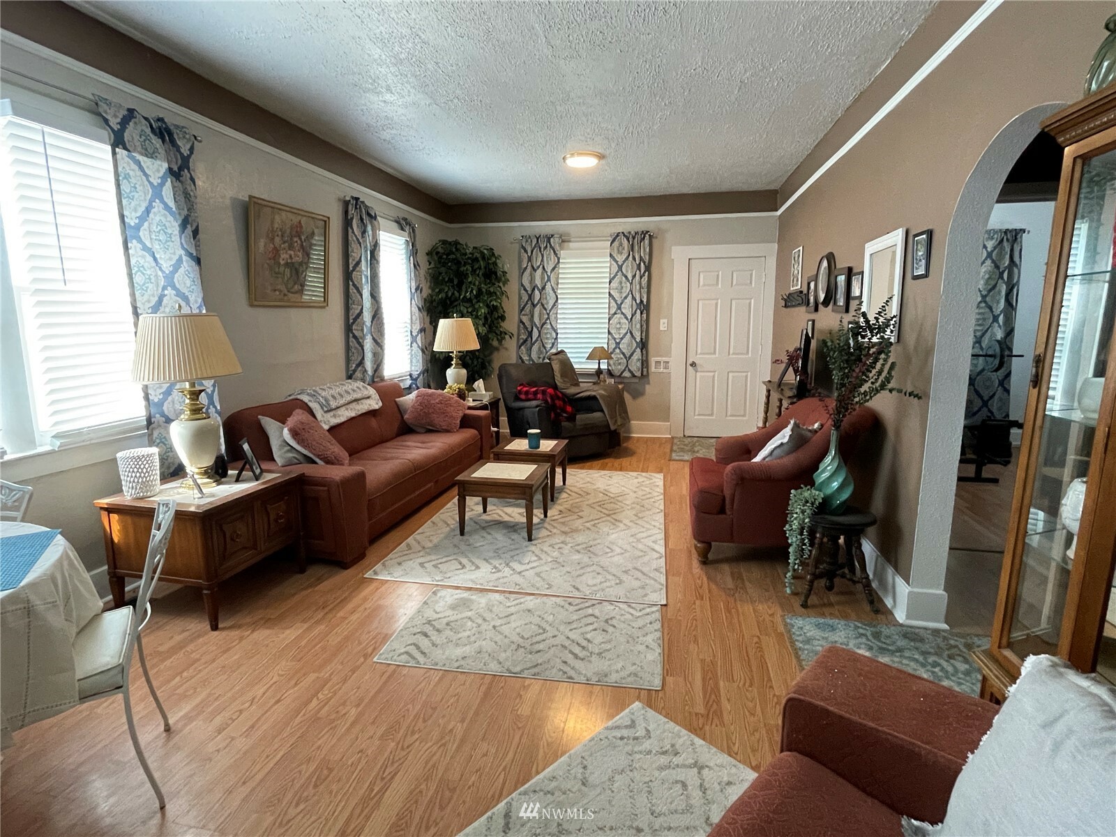 Property Photo: 209 SE Birch Ave WA 99324