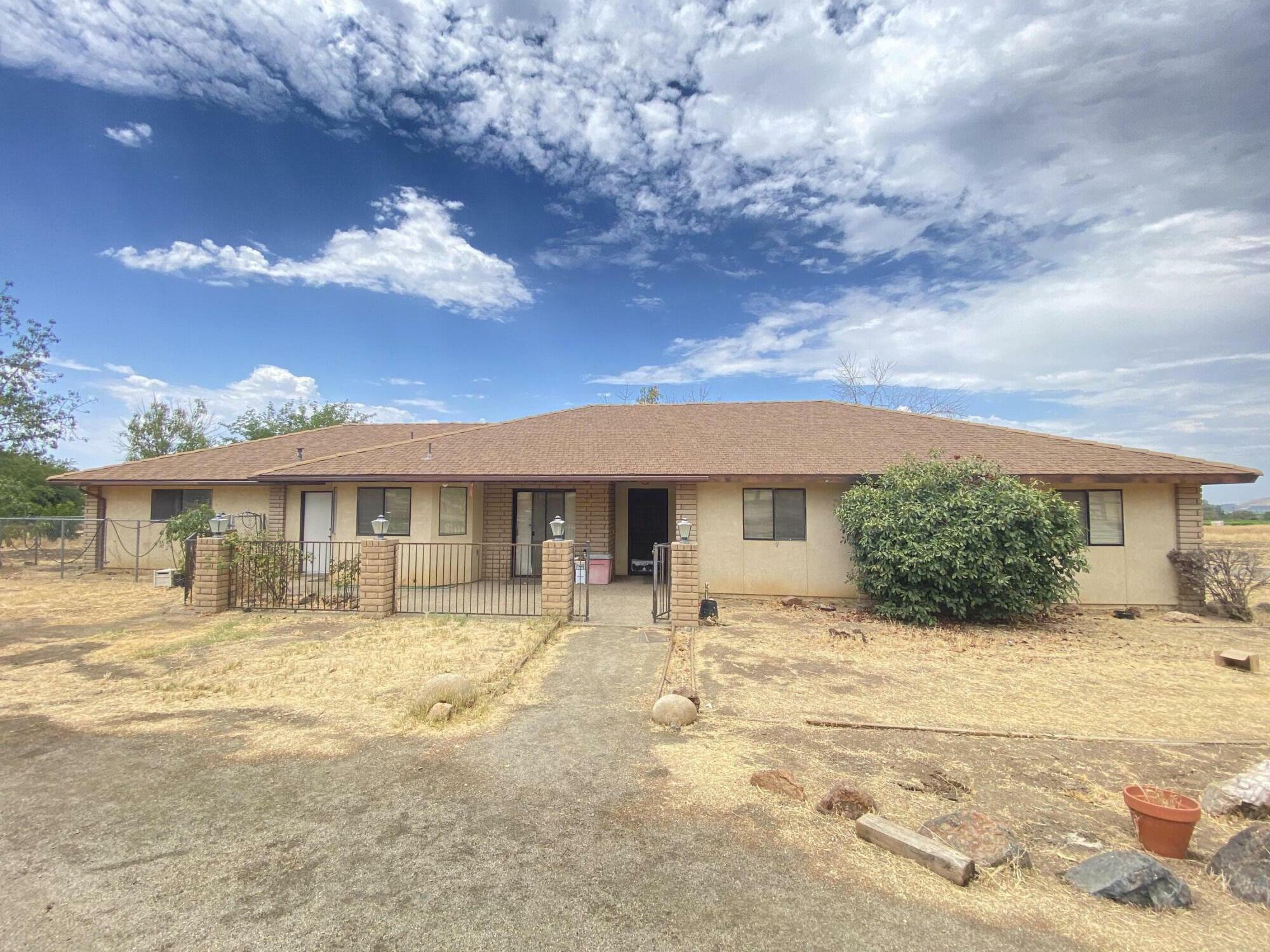 Property Photo:  20901 Rd 256  CA 93267 