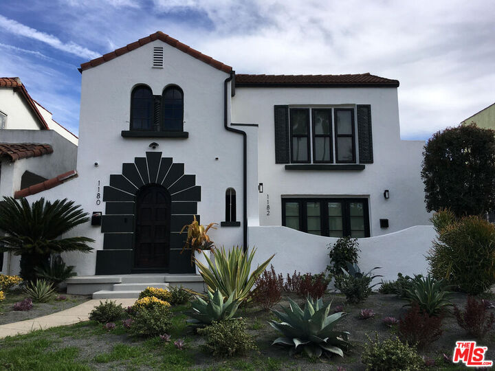 1182  S Tremaine Ave  Los Angeles CA 90019 photo
