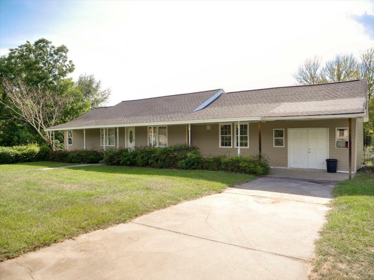 Property Photo:  572 Legion Rd Road  SC 29851 