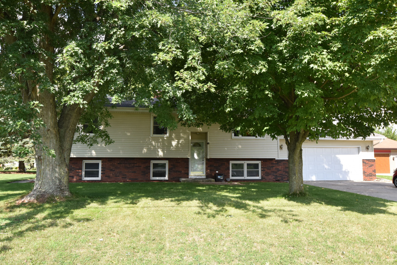 Property Photo: 217 S Middle Rd WI 53004