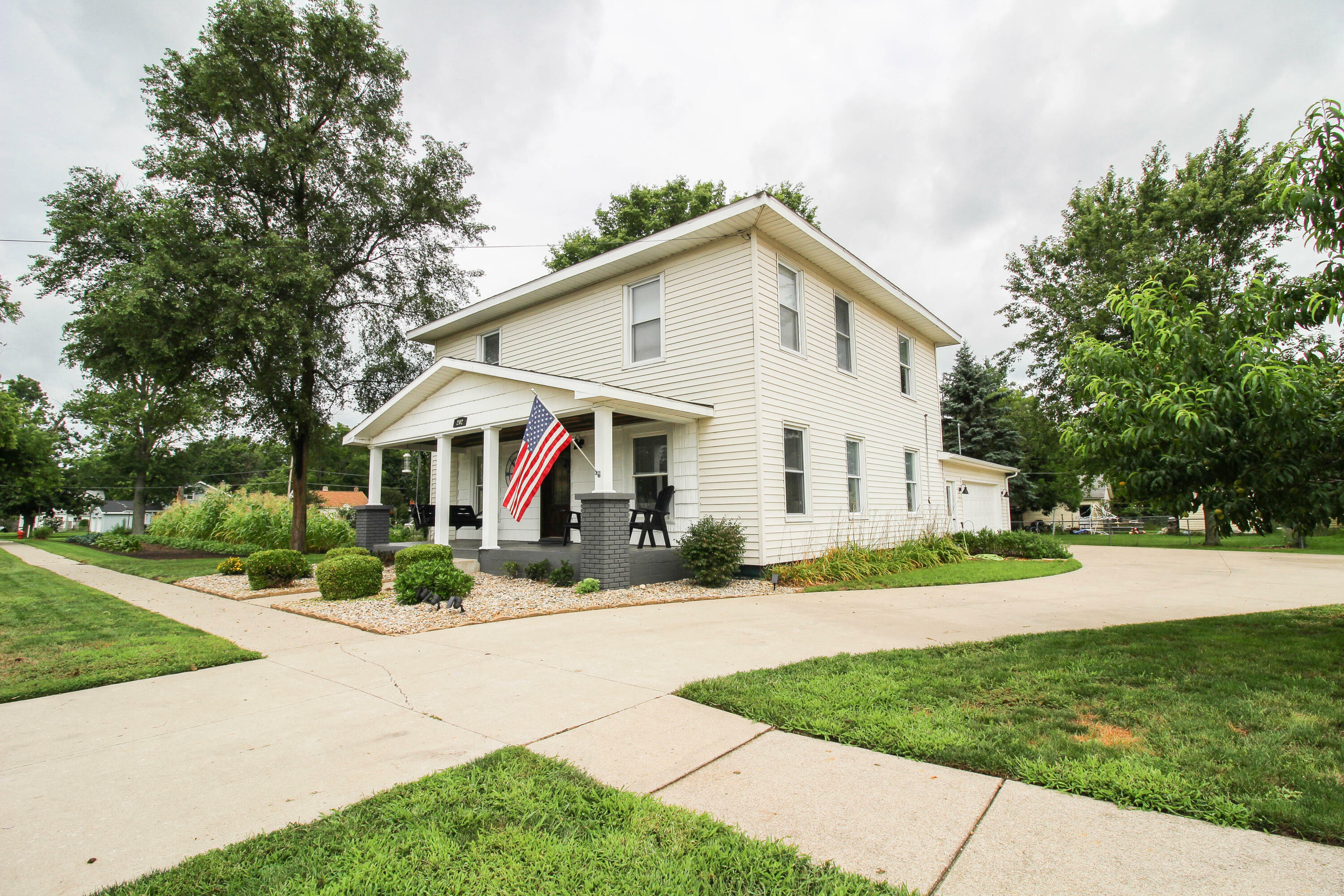 Property Photo:  202 W Peck Avenue  MI 49099 