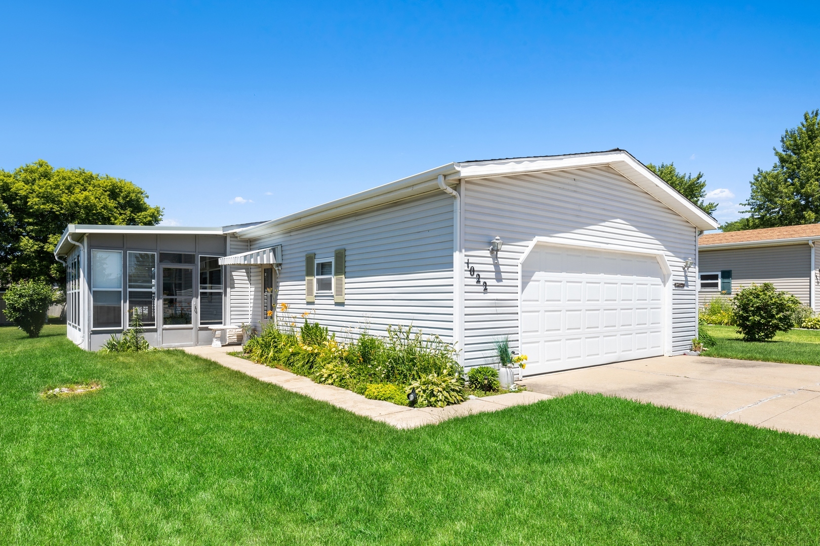 Property Photo:  1022 Autumn Drive  IL 61008 