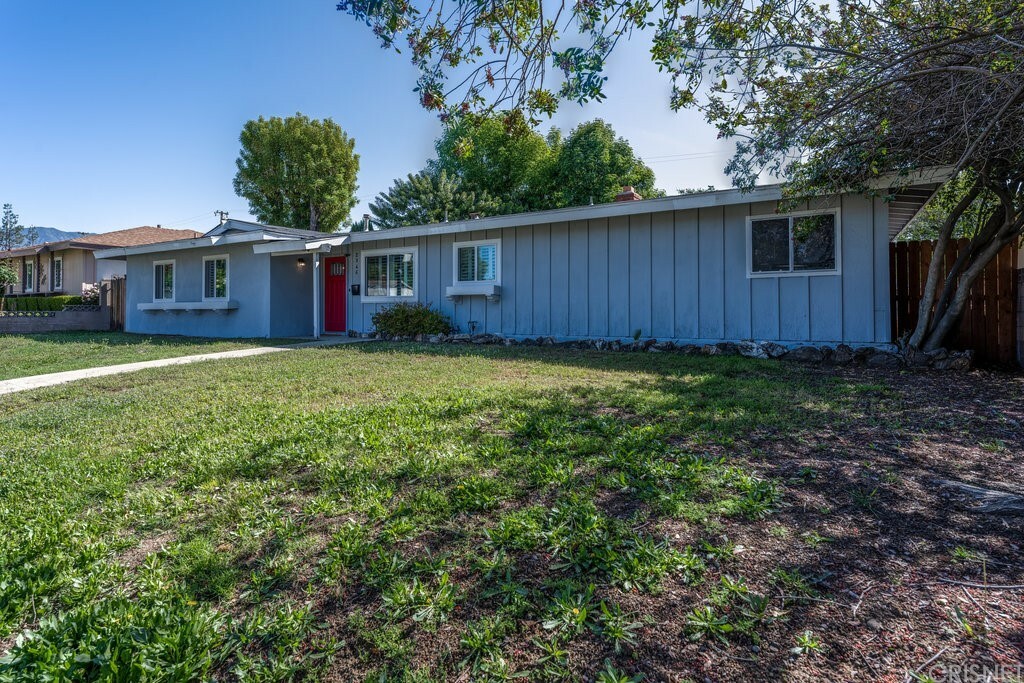 Property Photo:  2946 Gladstone Street  CA 91767 