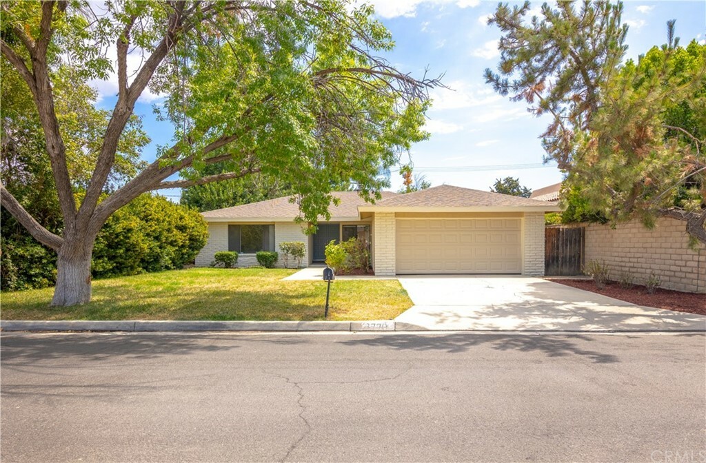 Property Photo:  3770 Walnut Park Way  CA 92544 