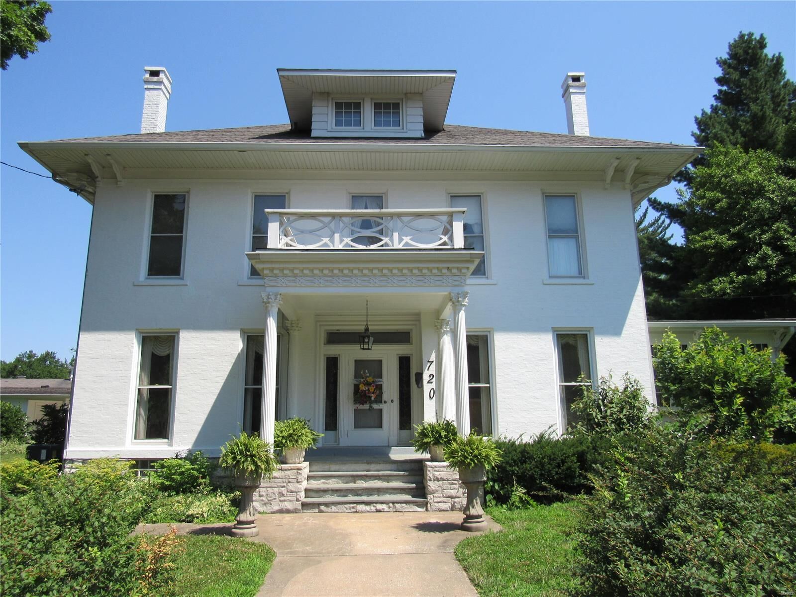 Property Photo:  720 Grove Street  IL 62002 