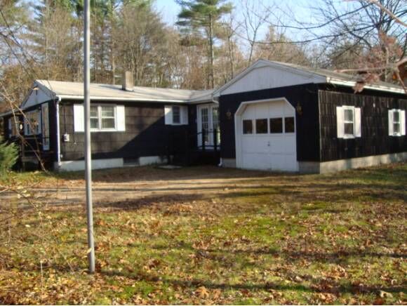 Property Photo:  6 Chester Road  NH 03077 