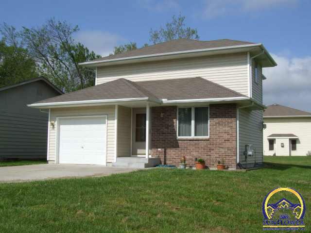 Property Photo:  1261 SW McAlister Ave  KS 66604 