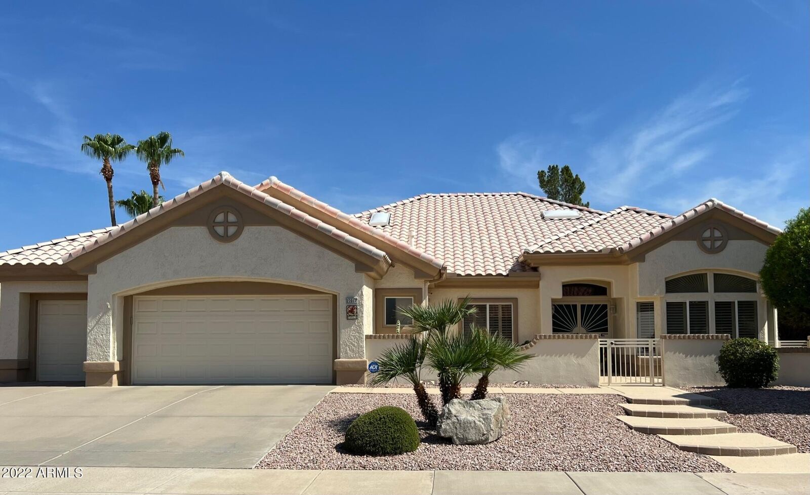 Property Photo: 22017 N Golf Club Drive AZ 85375