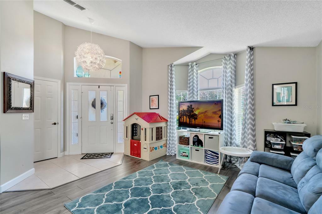 Property Photo: 516 Sagecreek Court FL 32708