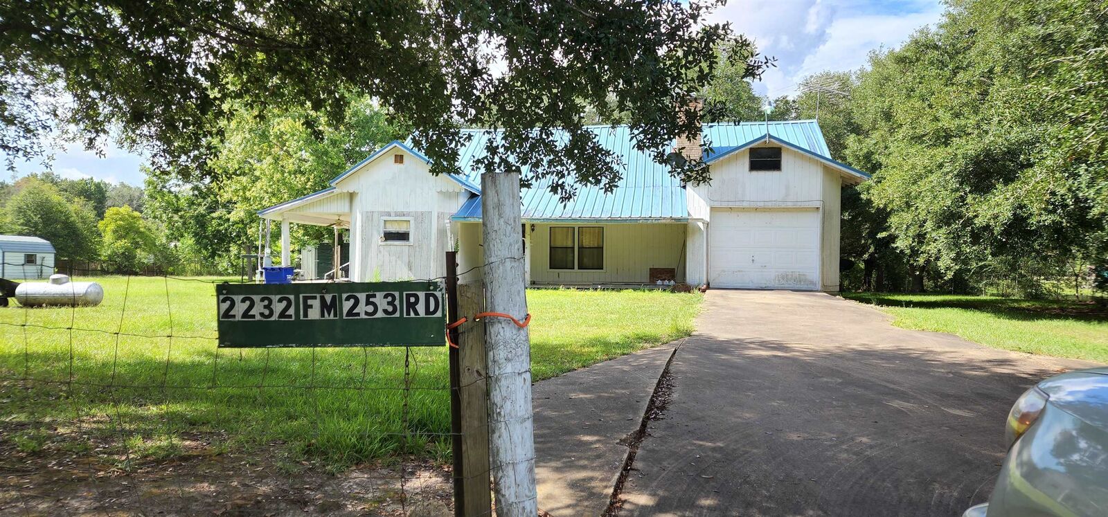 Property Photo:  2232 Fm 253  TX 77612 