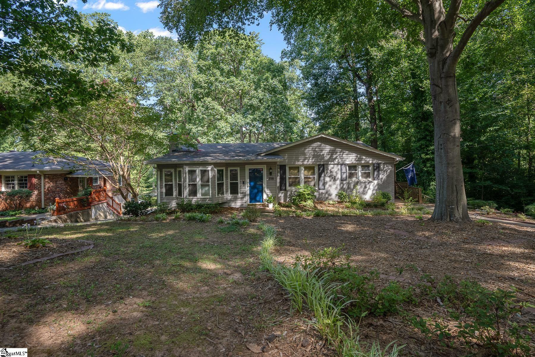 Property Photo:  318 Robin Hood Road  SC 29607 