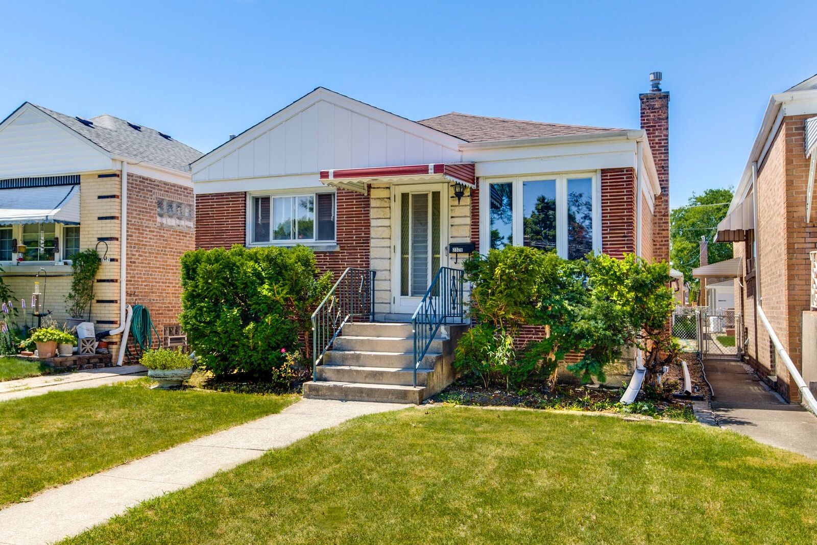 Property Photo:  2326 Hainsworth Avenue  IL 60546 
