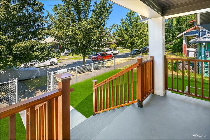 Property Photo:  3418 17th Avenue S  WA 98144 