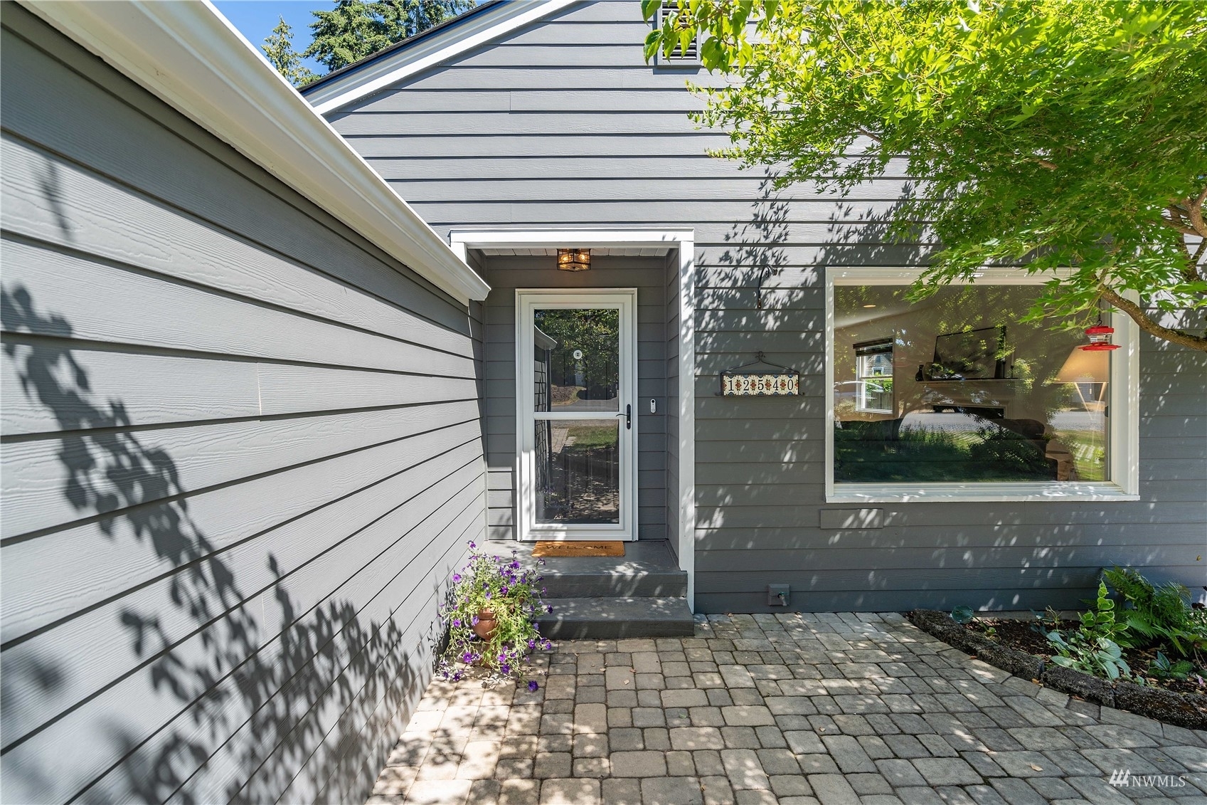 Property Photo:  12540 Evanston Avenue N  WA 98133 