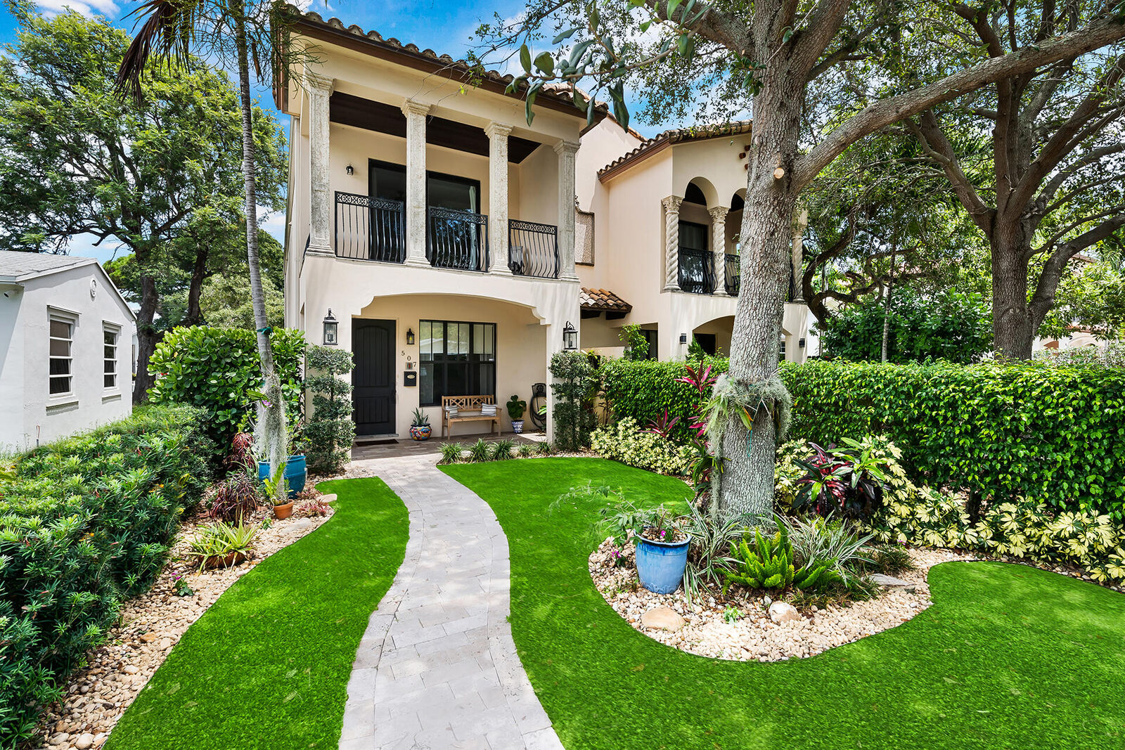 Property Photo: 507 SW 17th Street FL 33315