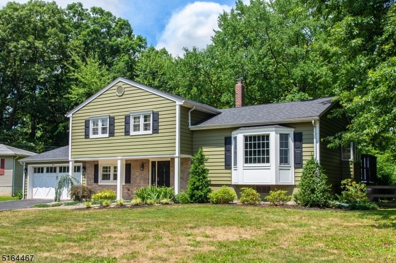 Property Photo: 11 Mount Vernon Way NJ 07981