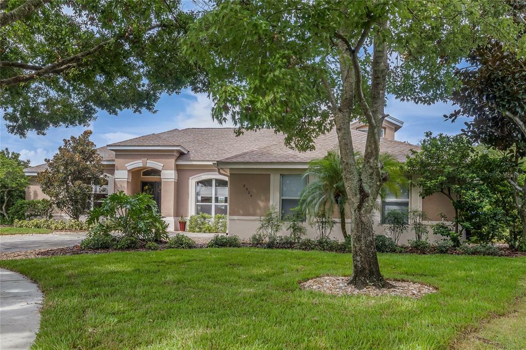 Property Photo:  2320 Longmoore Court  FL 32835 