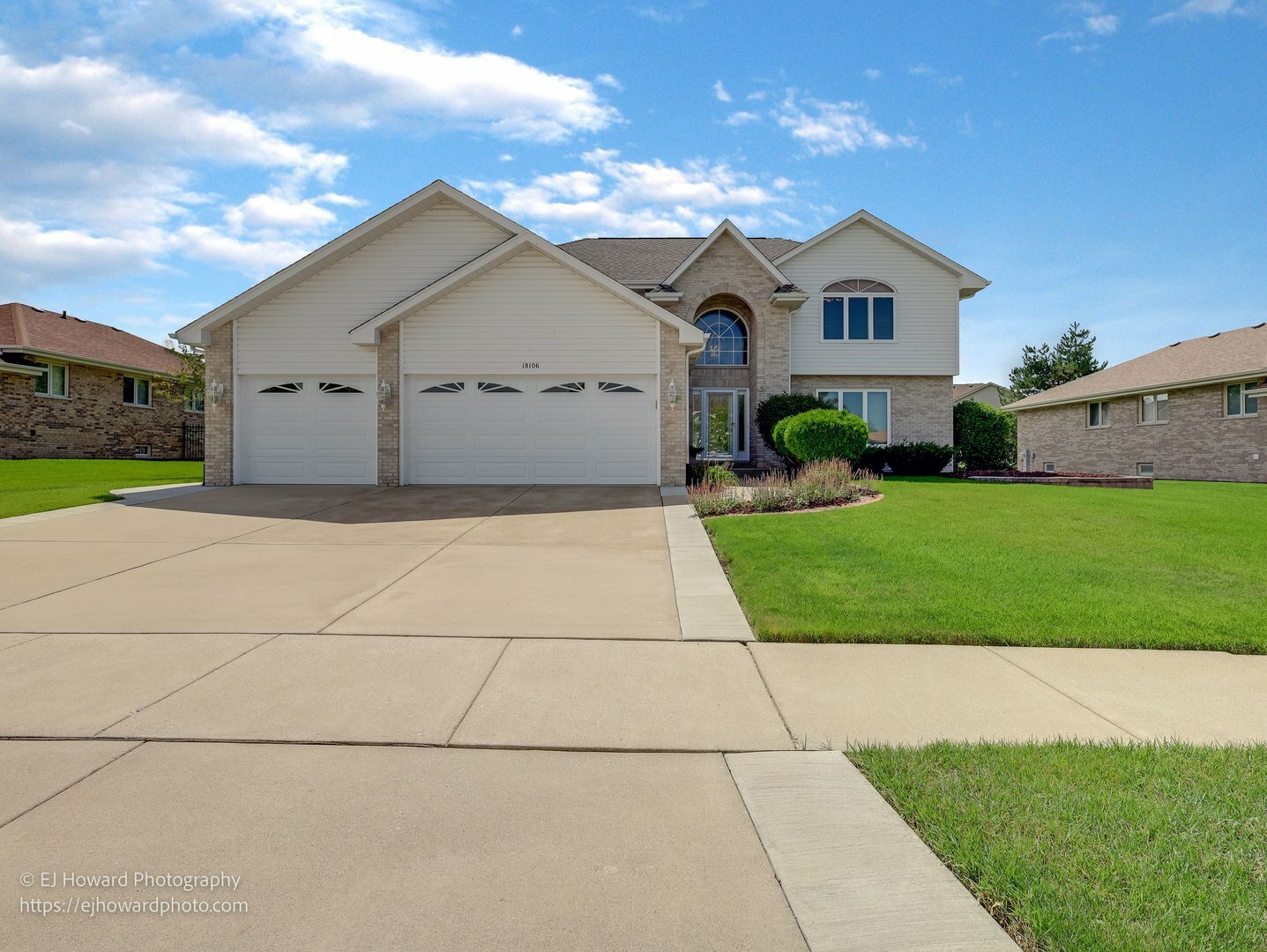 Property Photo: 18106 Sippel Drive IL 60487