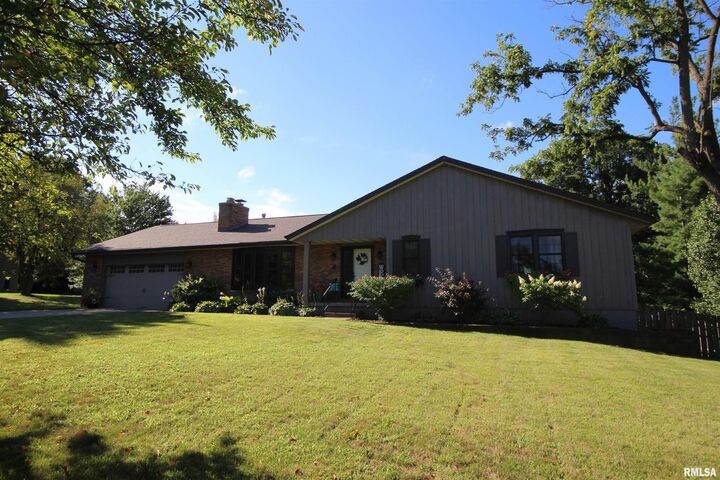 243 Whispering Oaks  Germantown Hills IL 61548 photo