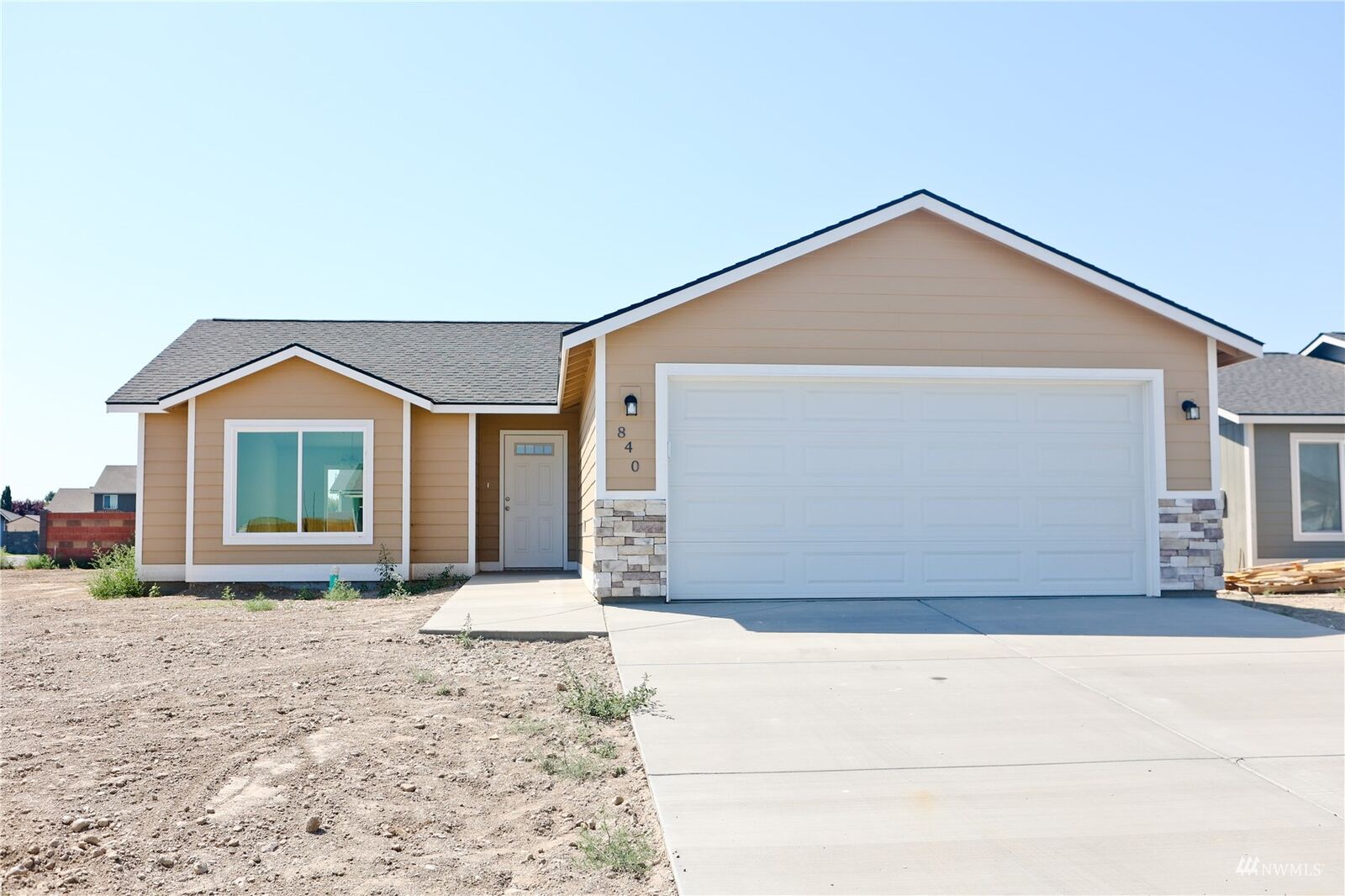 Property Photo:  907 E Cascade Street  WA 99344 
