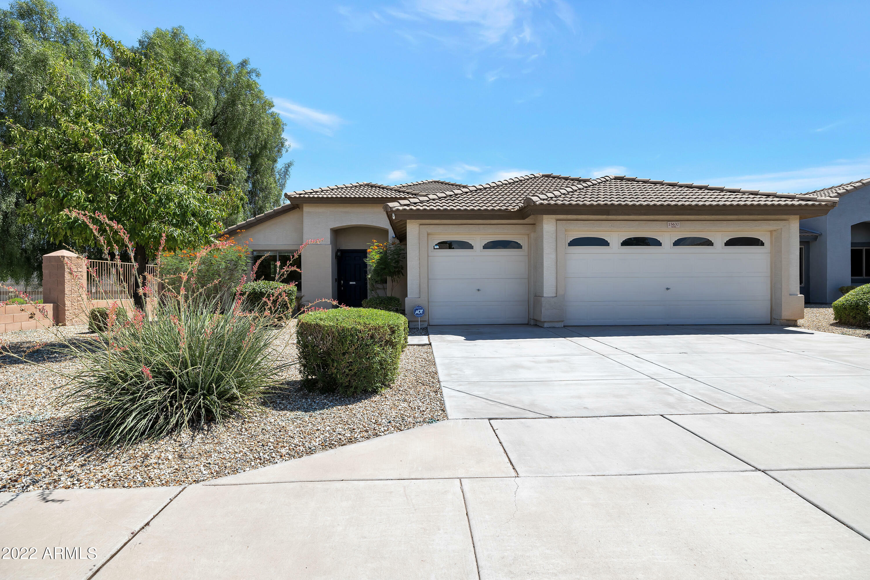 Property Photo: 15637 W Durango Street AZ 85338