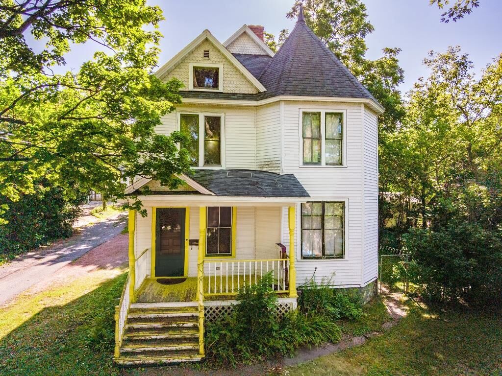 Property Photo: 407 La Salle Street WI 54403