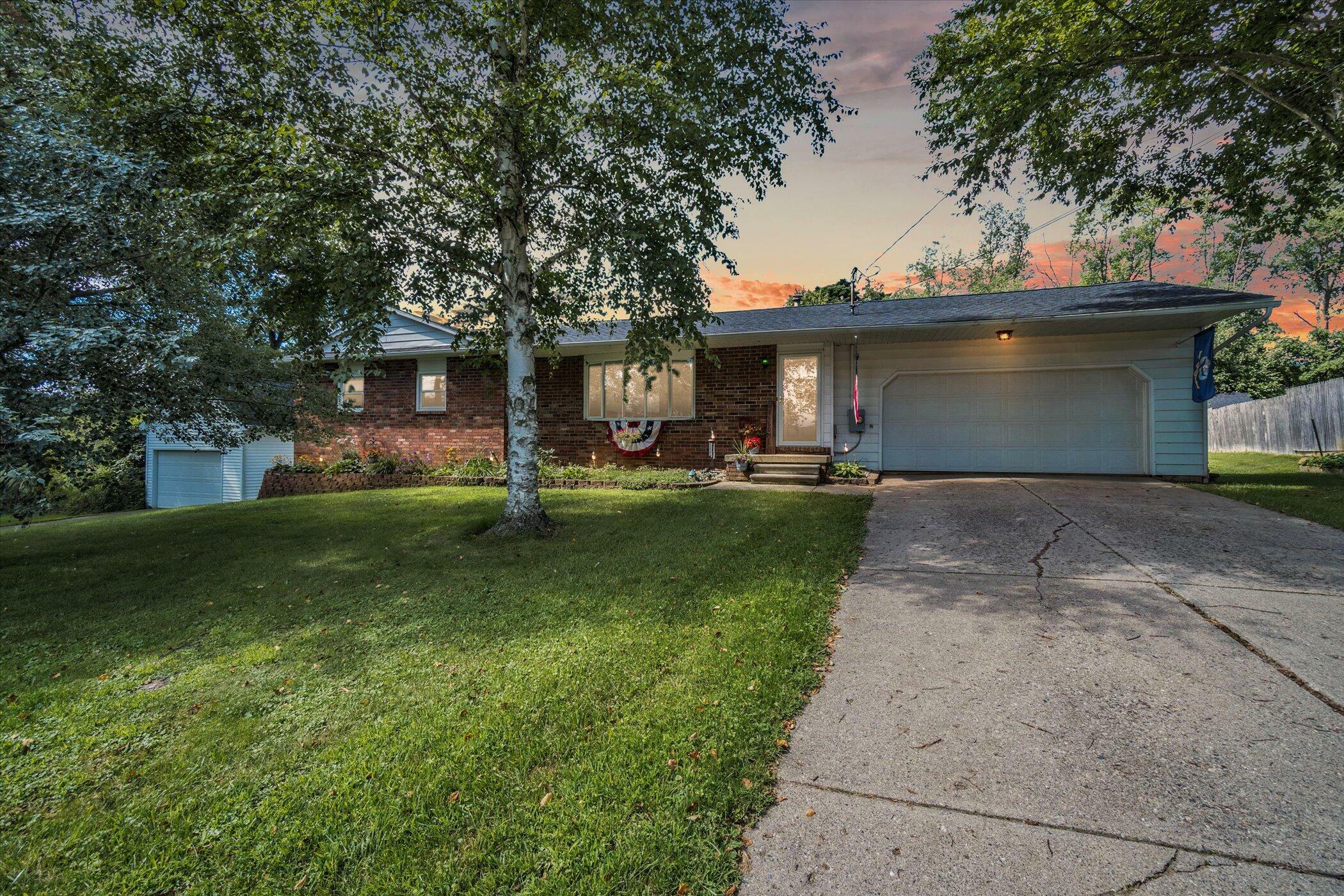 Property Photo:  2572 Dorvin Drive  MI 49201 