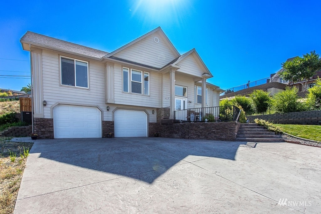 Property Photo: 929 S Garden Drive WA 98837