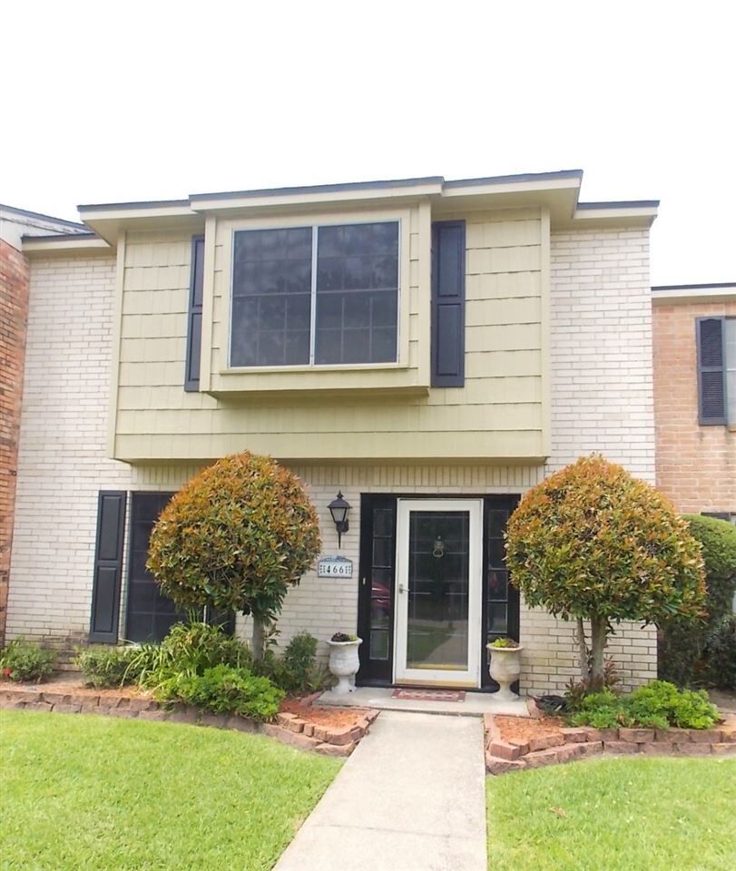 Property Photo:  466 Yorktown Lane  TX 77707 