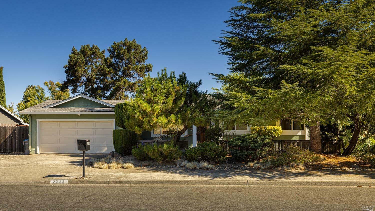 Property Photo:  2333 Floral Way  CA 95403 