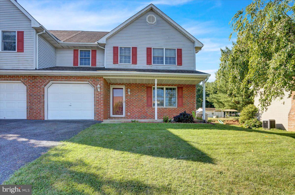 Property Photo: 902 Cacoosing Drive PA 19608