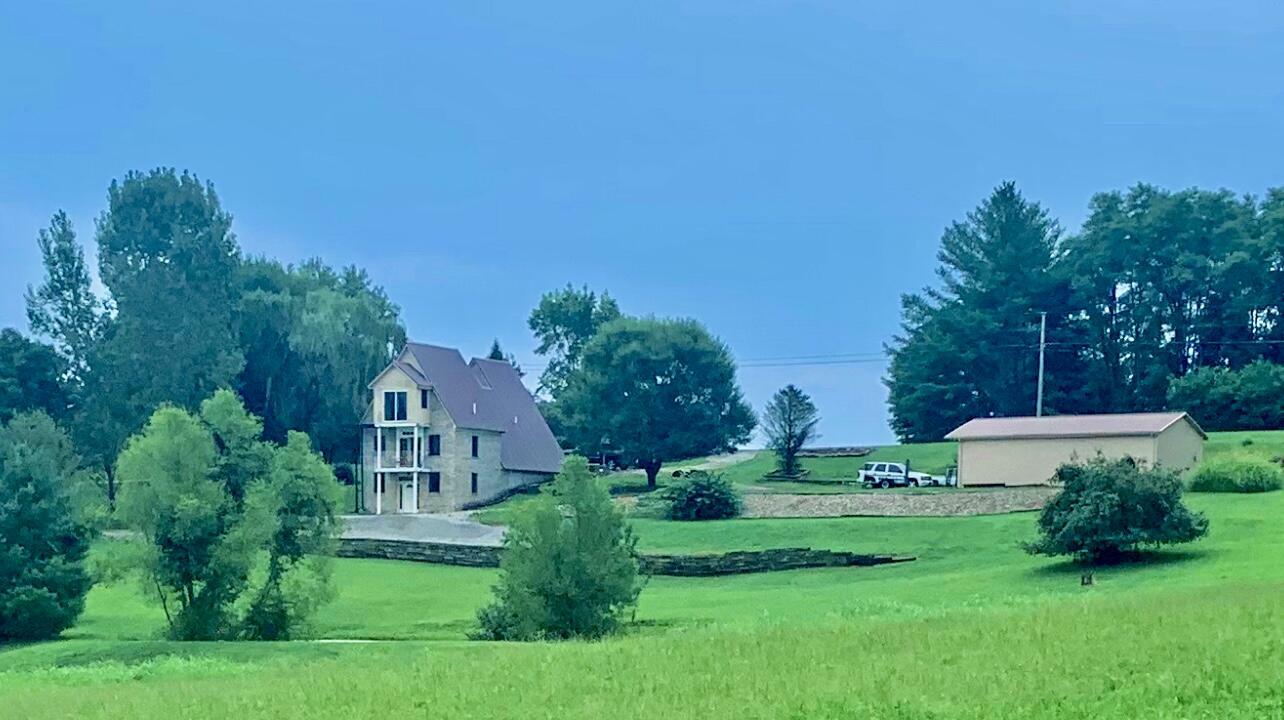 Property Photo:  400 Whitlock Road  KY 42718 