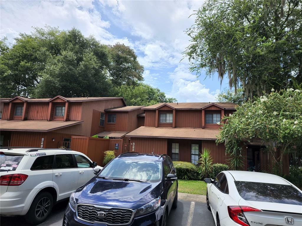 Property Photo:  822 SW 58th Terrace  FL 32607 