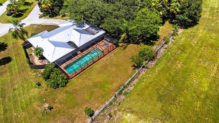 Property Photo:  4506 Ida Court  FL 33935 