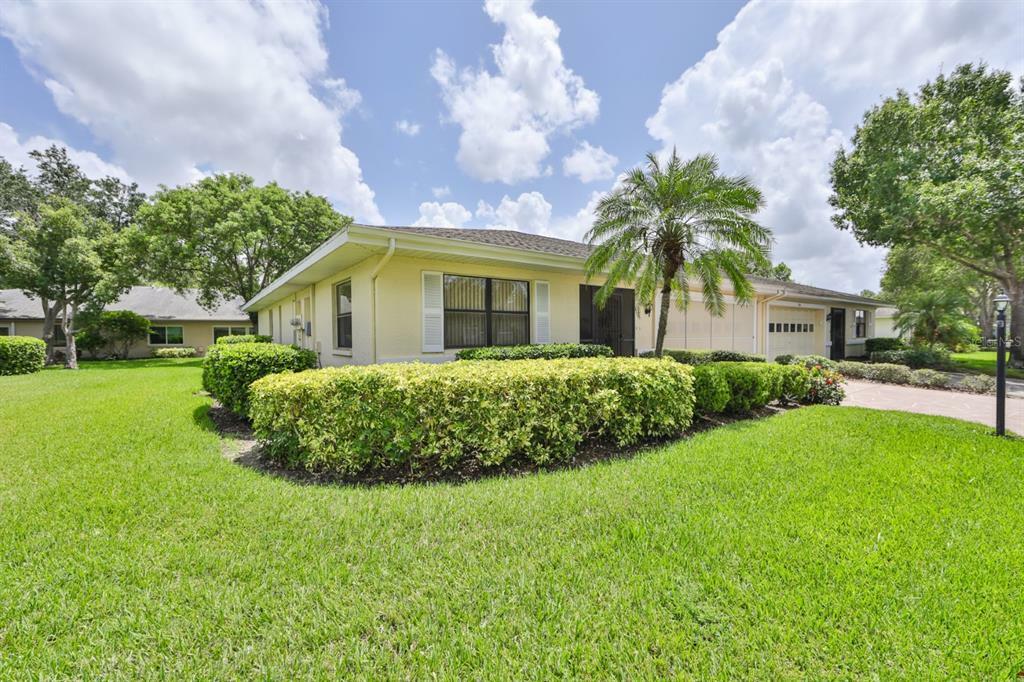 Property Photo:  2514 Lancaster Drive  FL 33573 