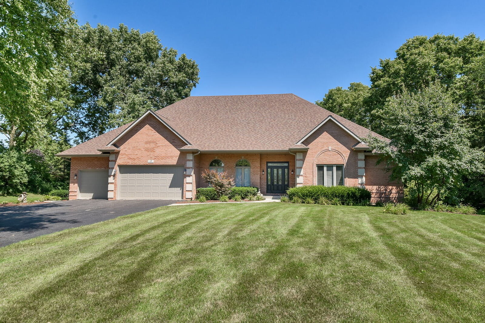 Property Photo:  17 Canyon Court  IL 60560 
