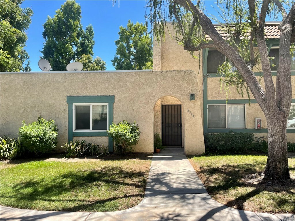 Property Photo:  2564 Colgate Way  CA 92507 