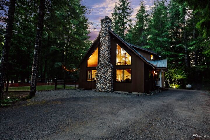 Property Photo: 62305 Corral Way E WA 98022