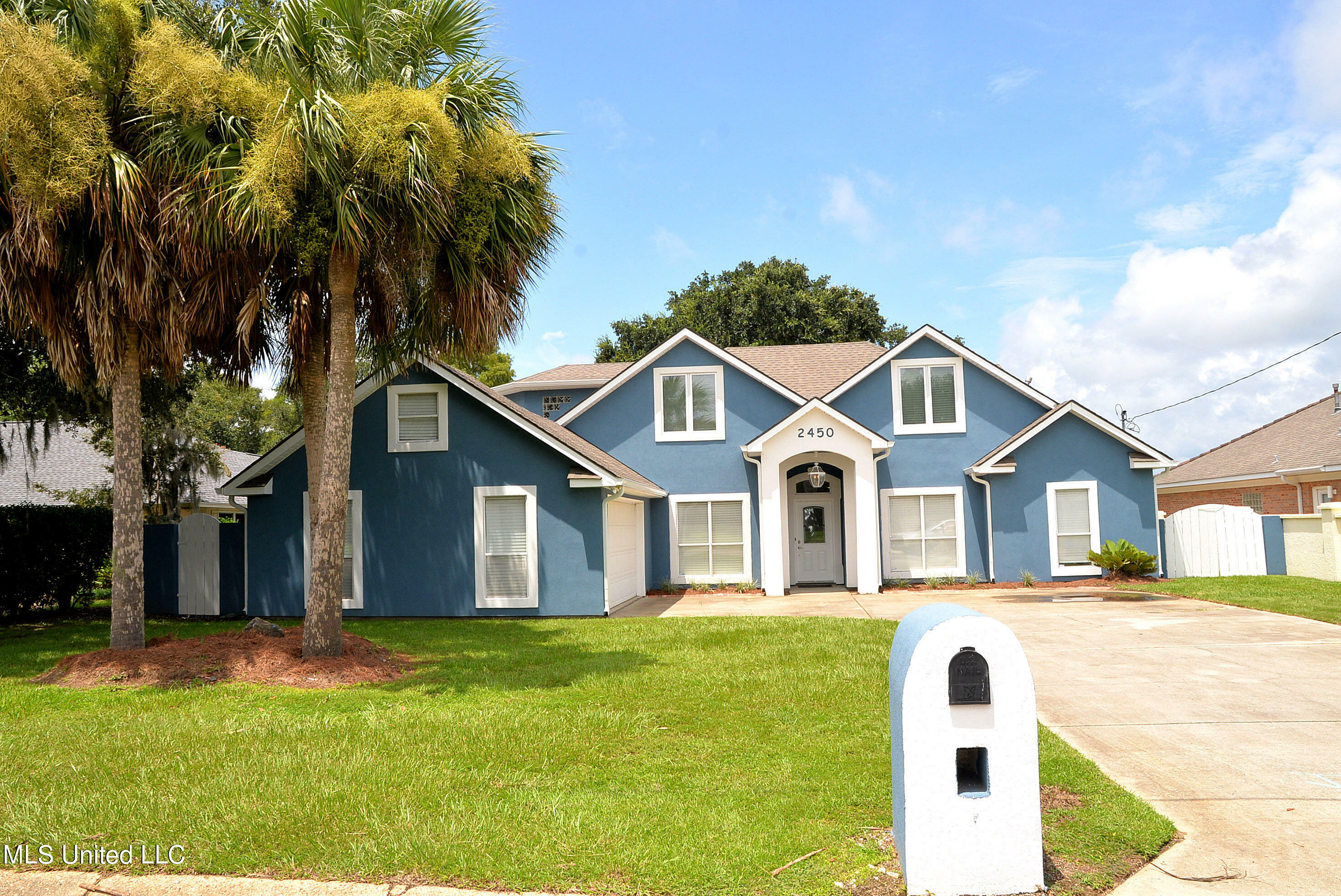 Property Photo:  2450 W Shore Drive  MS 39532 